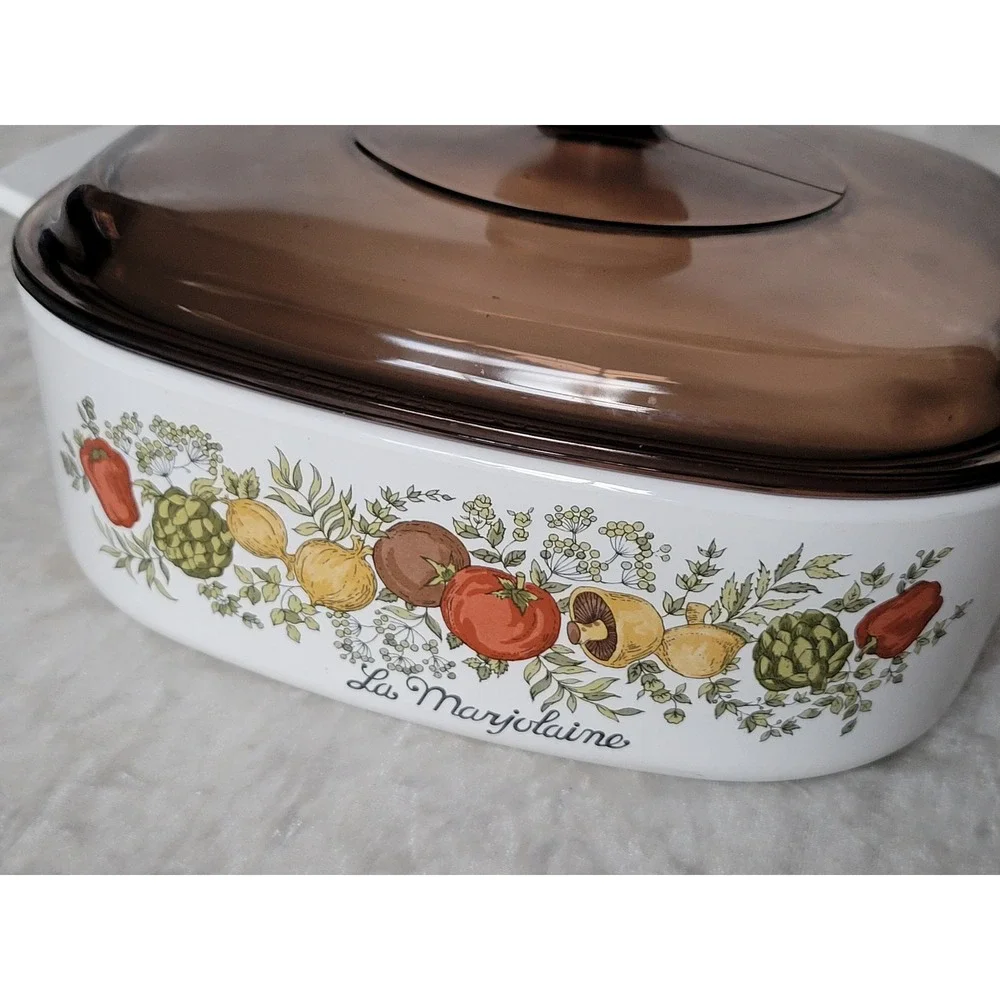 Corning Ware La Marjolaine 2 Quart Casserole Dish A-2-B with Pyrex Amber Lid
